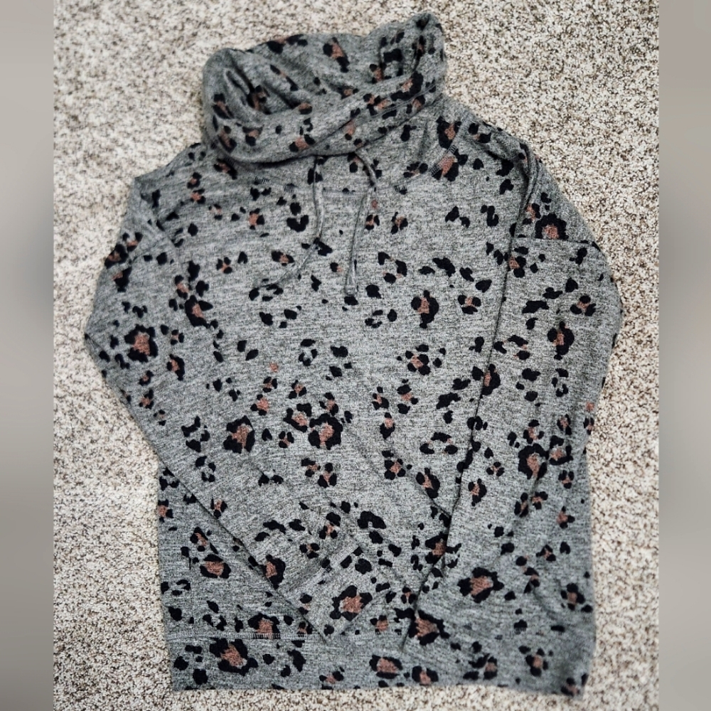 Woman's Pull Over